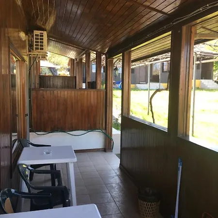 Vakantiehuis дървени къщички - лион *