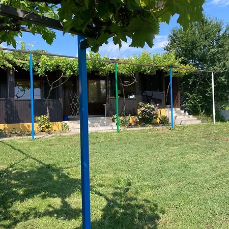 Vakantiehuis дървени къщички - лион Sinemoretz