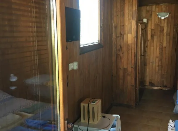 дървени къщички - лион Синеморец