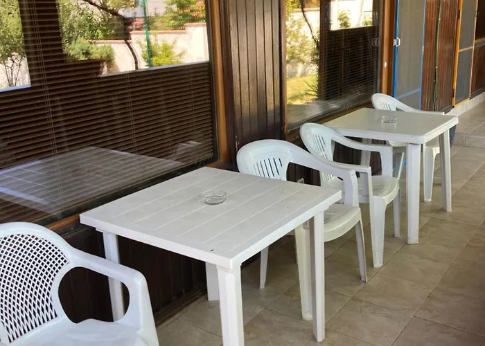 Ваканционна къща дървени къщички - лион *