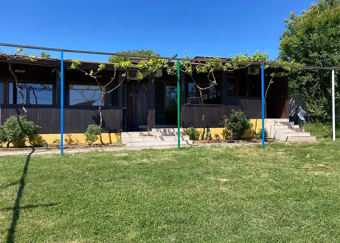 Ваканционна къща дървени къщички - лион *