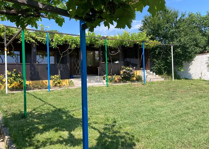 Ferienhaus дървени къщички - лион Sinemoretz