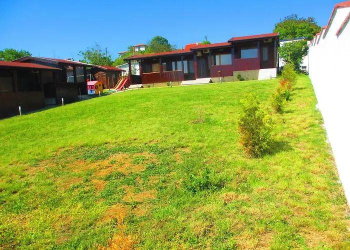 Ferienhaus дървени къщички - лион